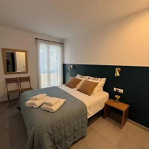 apartamento-nuevo-en-el-centro-con-garaje.topcostabravahotels.com/